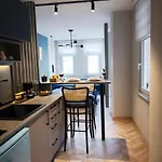 La Casa Privada *