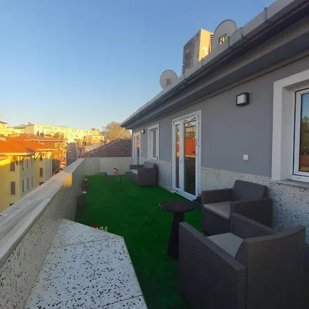 La Casa Privada Apartment *
